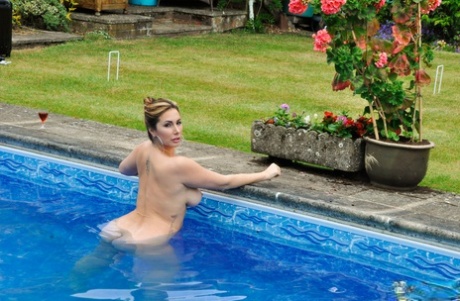 BBW MILF Paige Turnah flaunts her fat ass in and out of swimming pool