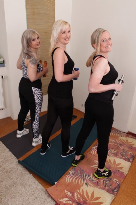 Mature Bent Over Pics