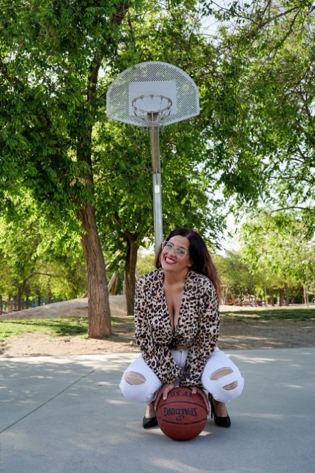 Busty plumper Lya Lips does anal with a basketball player