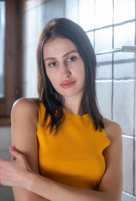 Young beauty Jessika Night reveals her perfect ass during solo action