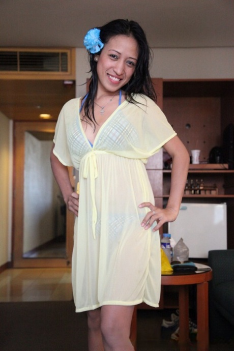 Filipina first timers Jill and Ashley share a lesbian kiss in the nude