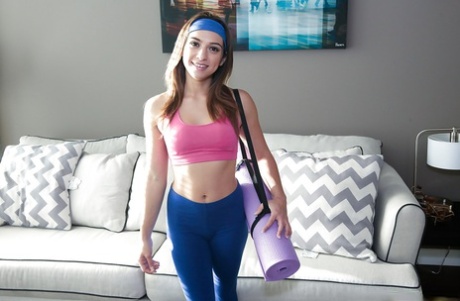 Latina amateur Sara Luvv strips off yoga pants to expose nice teen ass