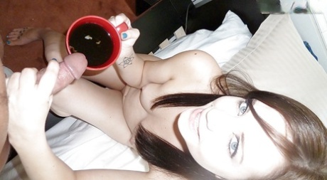 Cock hungry amateur with sweet lips gives a blowjob and gets boned-up