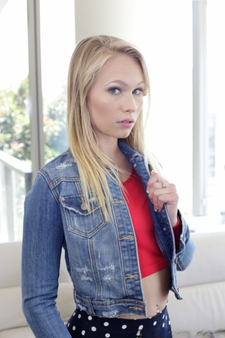 Pretty blonde Dakota James in pink thong flaunts her amazing bubble butt