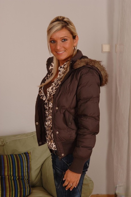 Czech MILF Vanessa Jordin strips naked and shows off her hot tanned body