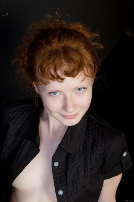 Glamorous ginger teen Rochelle A posing naked & spreading her hairy pussy