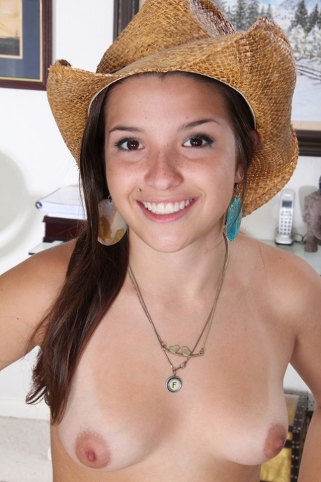Brunette honey with small tits Veronica Berry flaunts her feet and tasty cunt