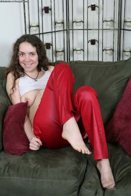 Curly-haired amateur teen Cameron shows her big ass & hairy crotch