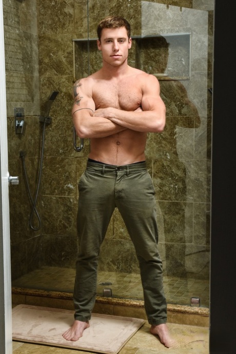 Muscled Justin Matthews and Jacob Miami starts in shower and continue in bed