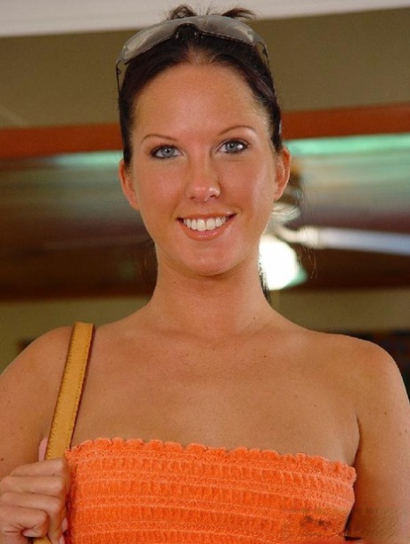 Brunette MILF Destiny St Claire gives arousing rear views of her yummy pussy