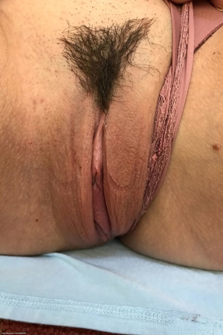 Teen Winter Jade shows her trimmed pussy and hot feet with pink nail polish