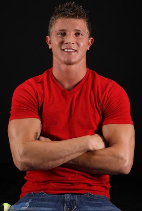 Muscular gay guy Sinclair flaunts his strong naked body & his hard dick