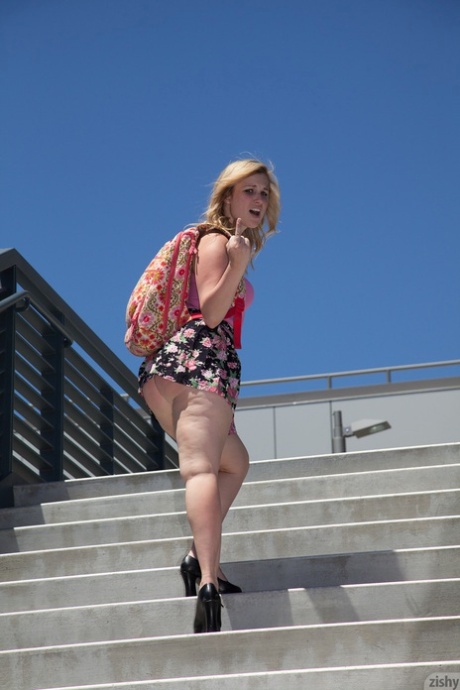 Blonde girlfriend Chelsea Waltzer flashing her fat ass and tiny bosom outdoors