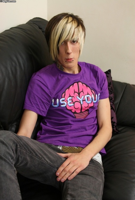 Boy Fun performed by AJ Jinx Nude Photos