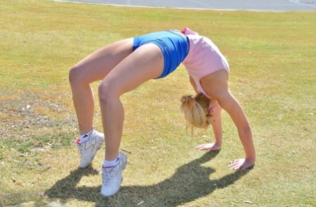 Amateur blonde athlete Kenna does exercise in her sexy sportswear