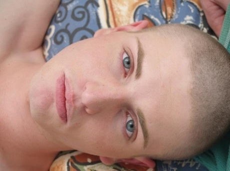 Hot twink shows off his big ass & jerks his fully-erect big dick