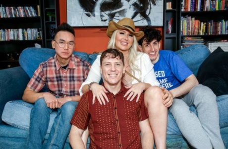 Curvy MILF Jenna Starr enjoys a kinky foursome with her stepson & his friends