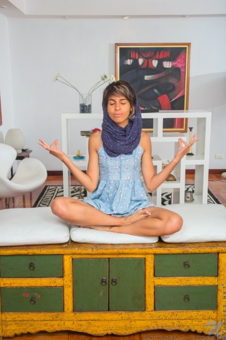 Exotic Venezuelan teen Antonella Campos masturbates after practicing yoga